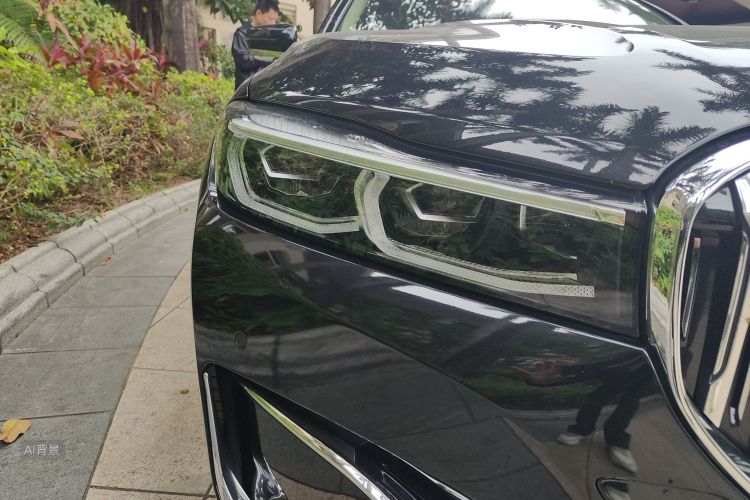 BMW 7 Series 2019 car image #8