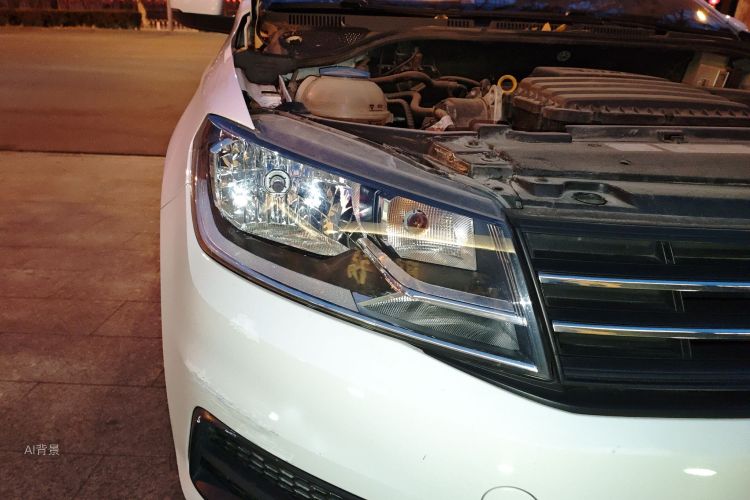 Santana 2019 car image #8