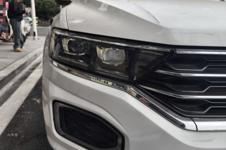 T-Roc 2018 car image #8