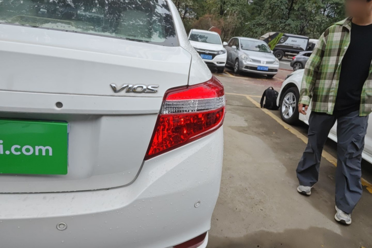 Vios 2015 car image #8