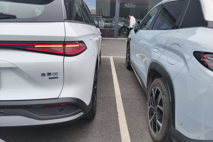 BYD Sea Lion 05 DM-i 2025 image de voiture #8