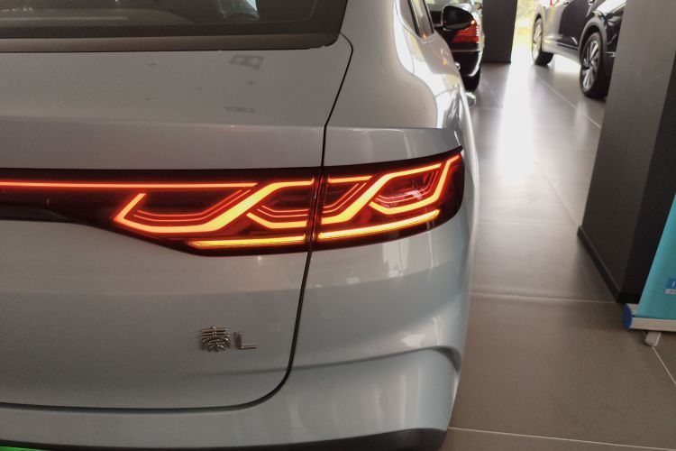 BYD Qin L 2024 immagine di auto #8