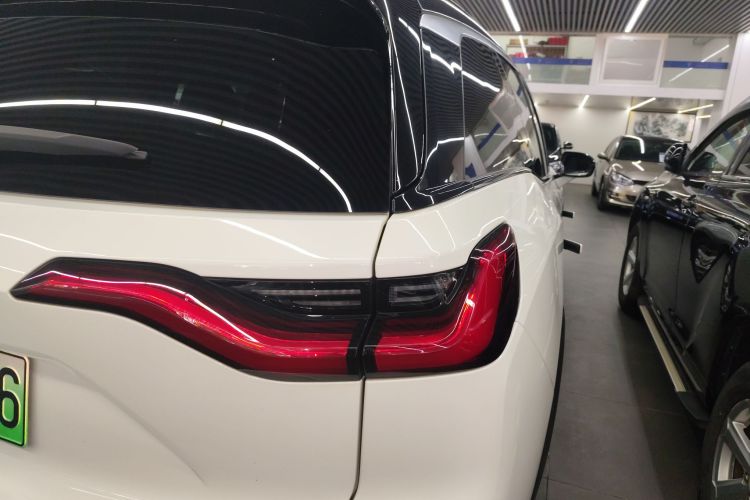 NIO ES8 2021 car image #8