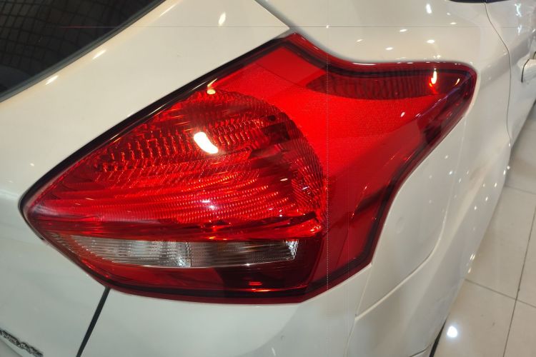 Ford Focus 2017 car image #8