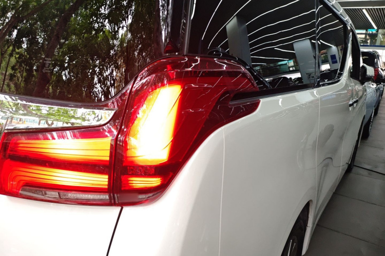 Toyota Alphard 2019 immagine di auto #8