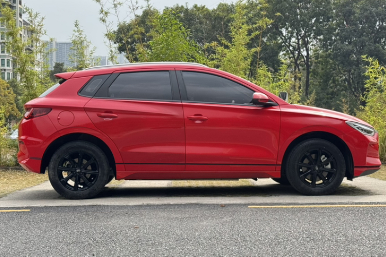 BYD e2 2019 immagine di auto #8