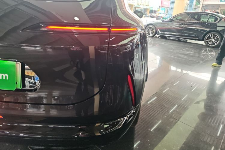 Avatr 07 2025 car image #8