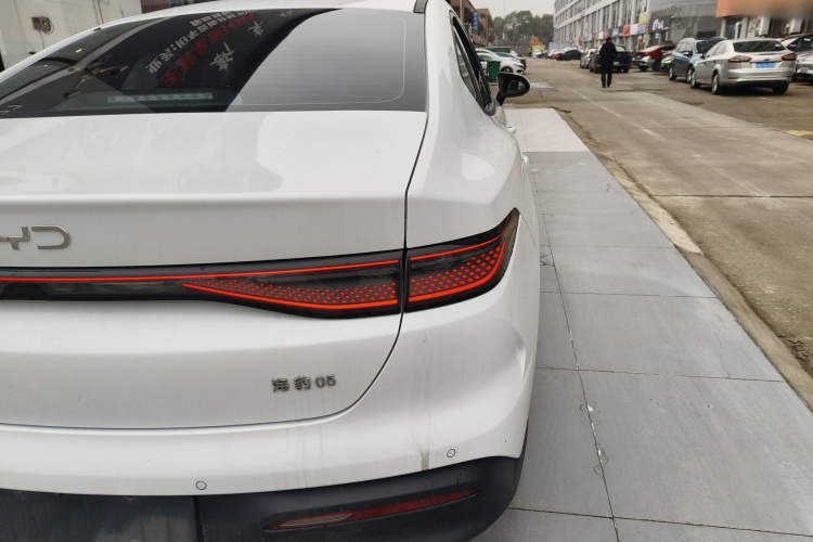 BYD Seal 05 DM-i 2025 car image #8