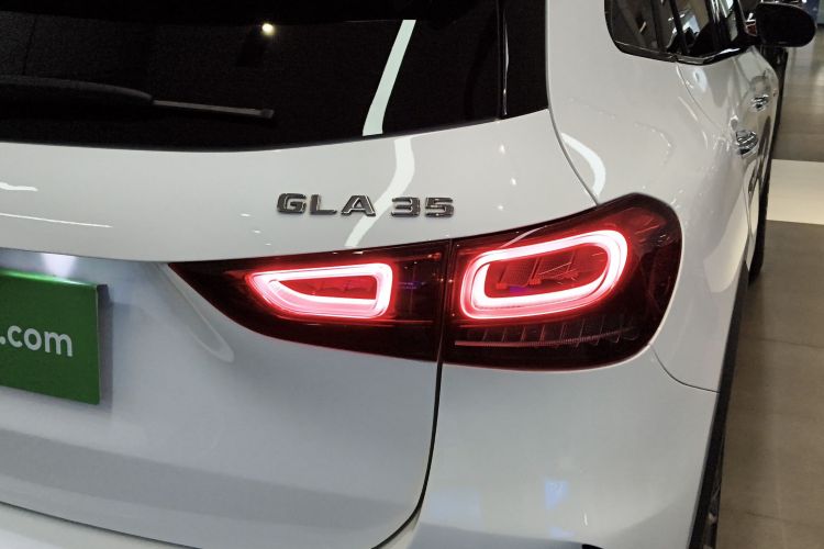 Mercedes-Benz GLA AMG 2023 #8 Mercedes-Benz GLA AMG 2023 image de voiture #8