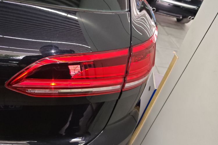 Volkswagen Touareg 2020 immagine di auto #8