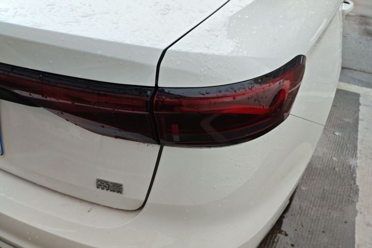 Emgrand 2024 car image #8