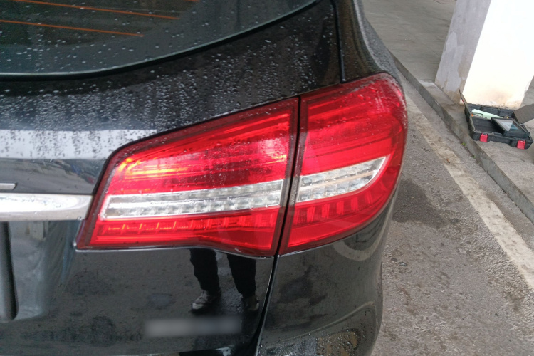 Haval H8 2015 imagen de coche #8