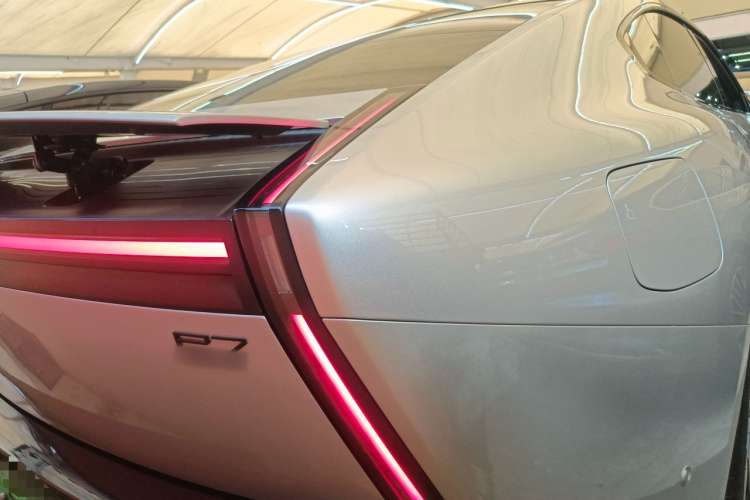 Xpeng P7 2025 imagen de coche #8