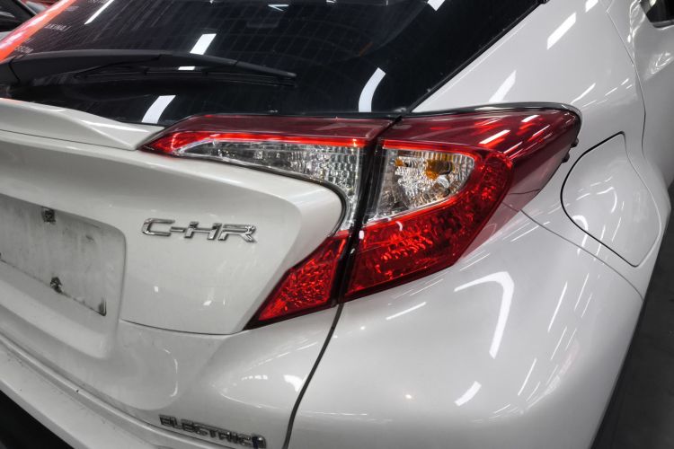 Toyota C-HR EV 2021 car image #8