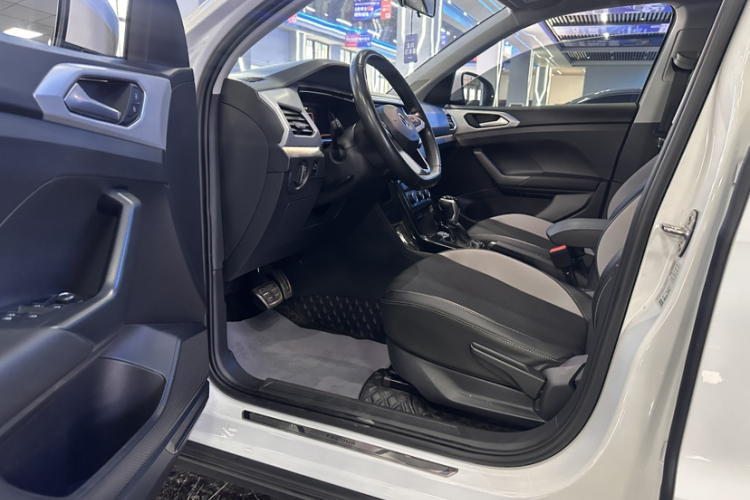 Tacqua 2021 car image #8
