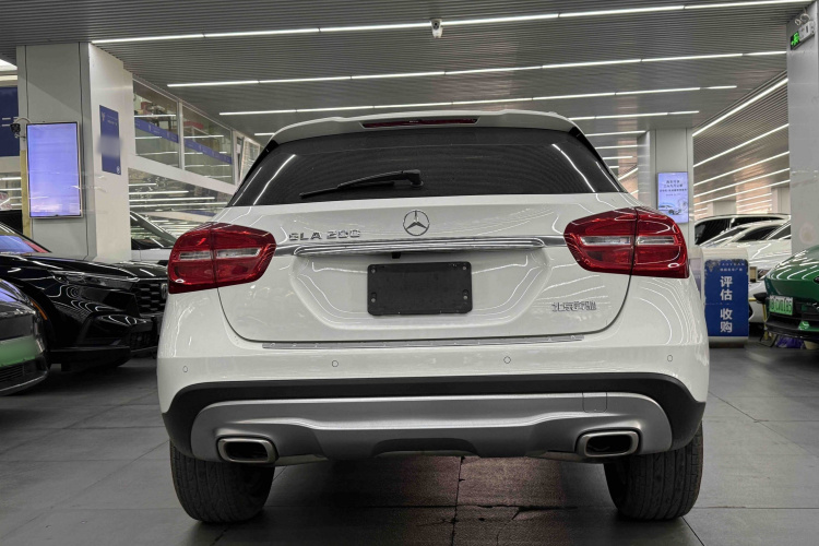 Mercedes-Benz GLA Class 2015 immagine di auto #8