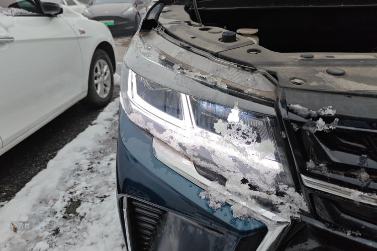 Forthing T5 2023 car image #8