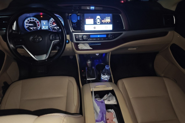 Toyota Highlander 2015 #8 Toyota Highlander 2015 car image #8