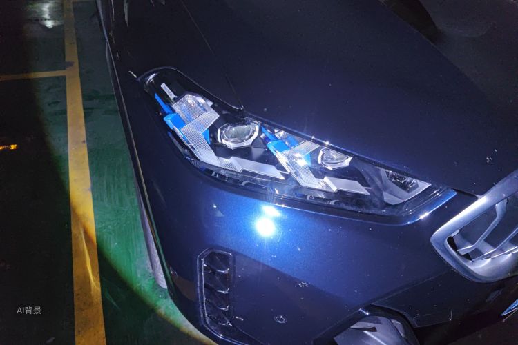 BMW X6 2024 car image #8