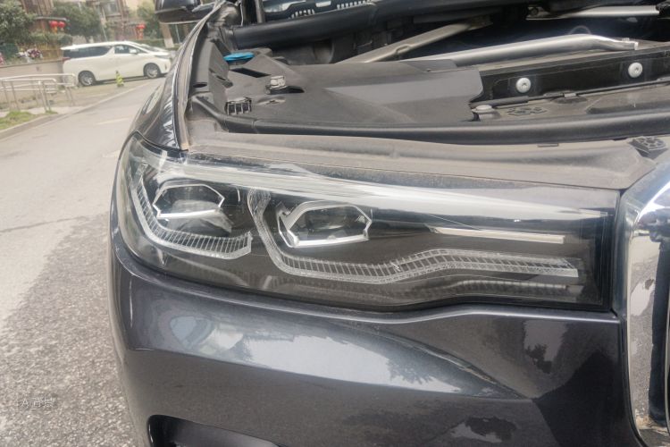 BMW X7 2020 صورة سيارة #8