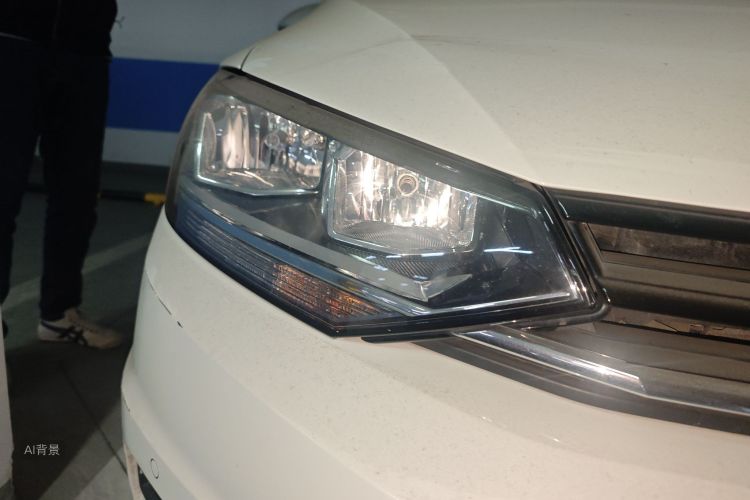 Volkswagen Touran 2018 car image #8