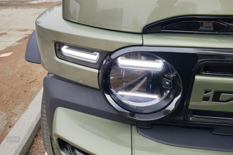 2025 car image #8