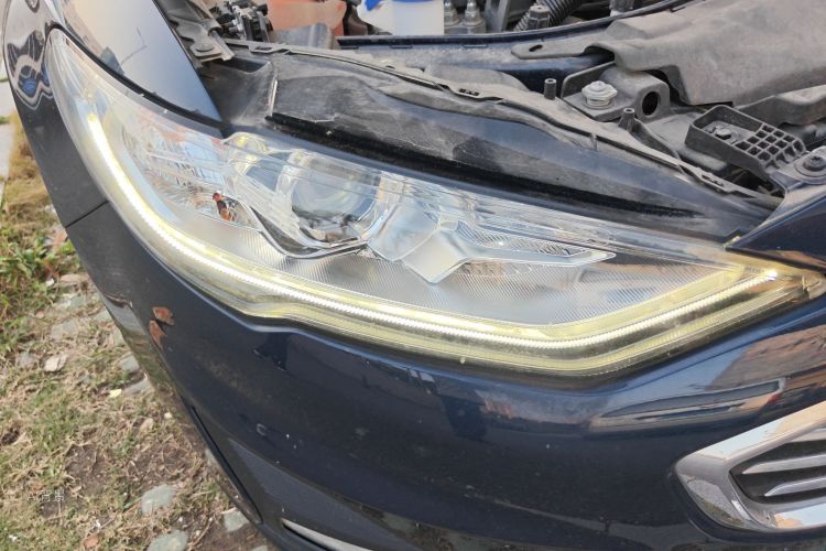 Ford Mondeo 2021 car image #8