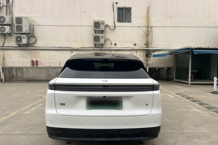 Li 2025 car image #8