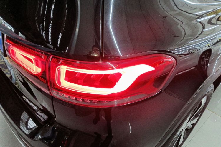 Mercedes-Benz GLB Class 2023 car image #8