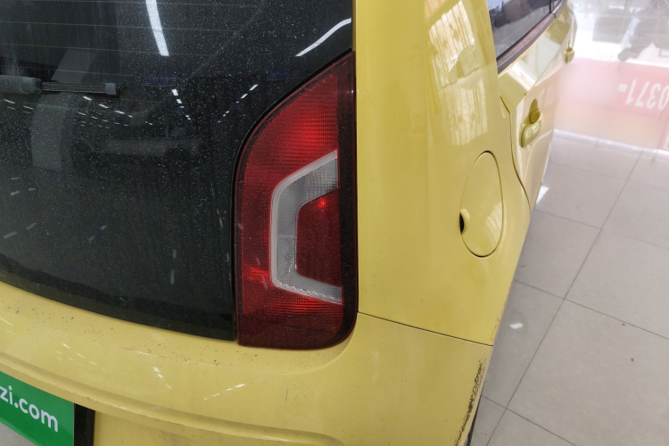 Volkswagen up! 2016 car image #8