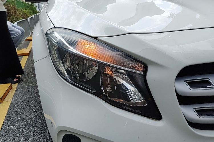 Mercedes-Benz GLA Class 2019 car image #8