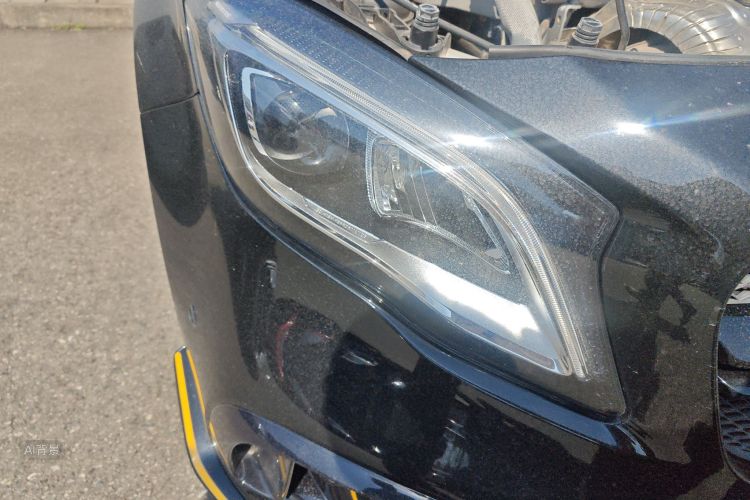 Mercedes-Benz GLA AMG 2018 immagine di auto #8