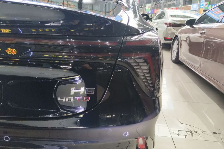 HongQi H6 2025 car image #8