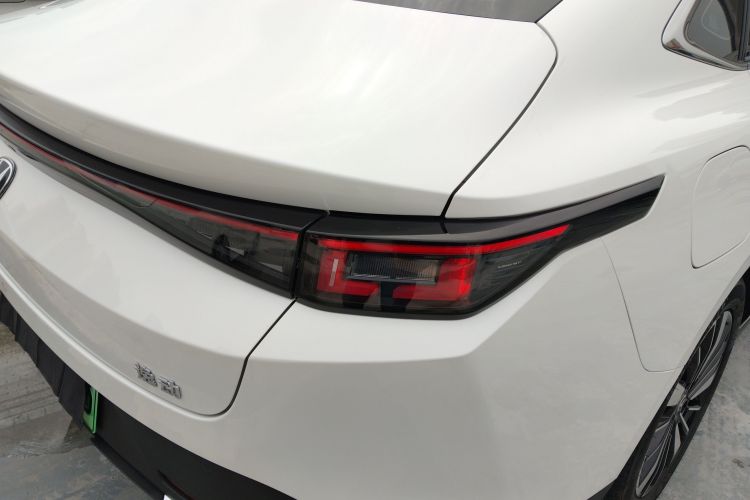 Changan EadoPHEV 2025 imagem de carro #8