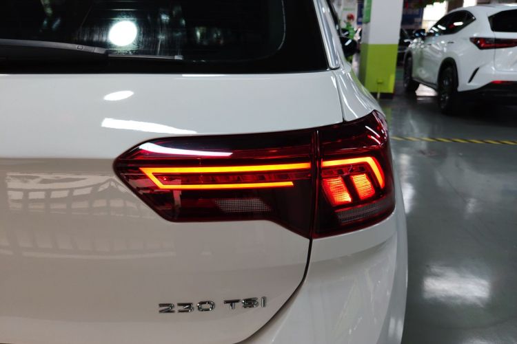 T-Roc 2020 car image #8