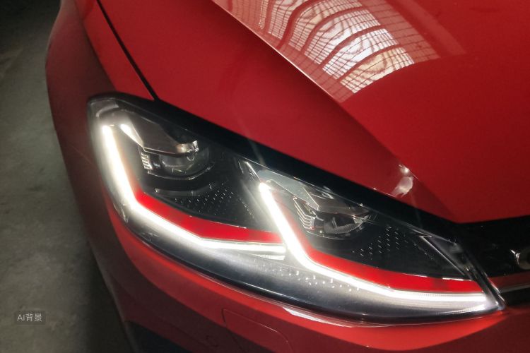 Volkswagen GolfGTI 2018 immagine di auto #8