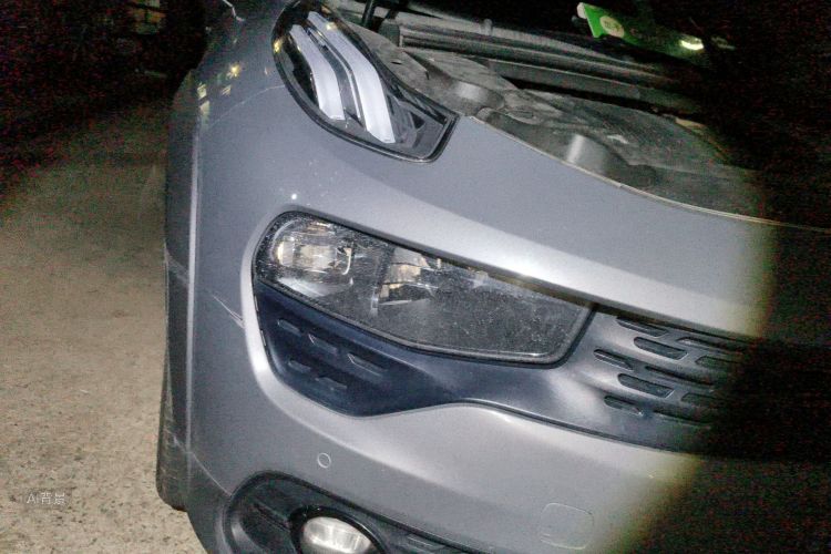 Lynk & Co 02 2019 car image #8