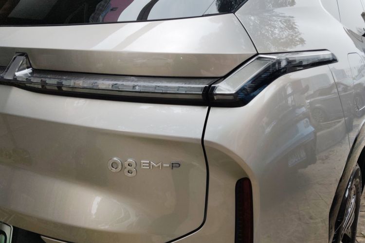 Lynk & Co 08 EM-P 2024 #8 Lynk & Co 08 EM-P 2024 car image #8