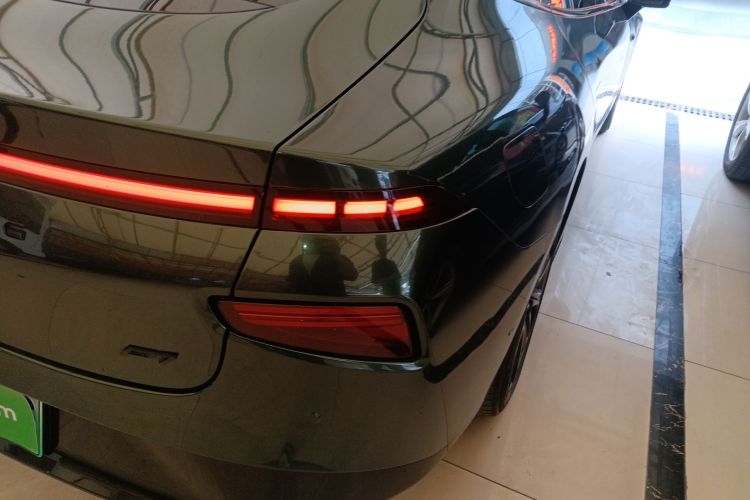 Xpeng P7 2021 صورة سيارة #8