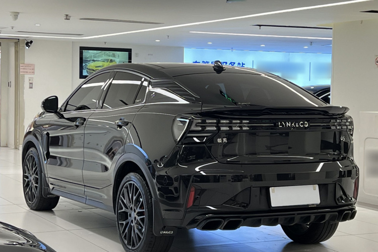 Lynk & Co 05 2022 car image #8