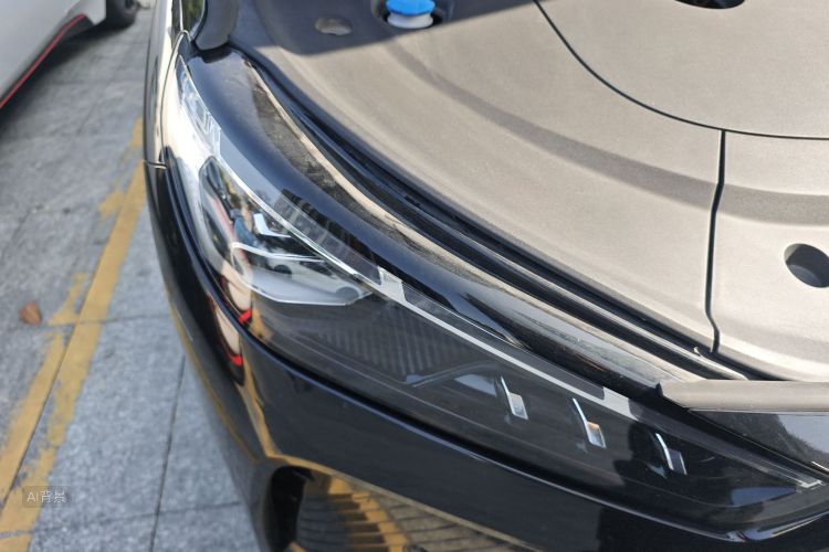 哪吒汽车 哪吒L 2024 汽车图片 #8