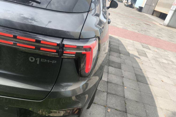 Lynk & Co 01 EM-P 2022 car image #8