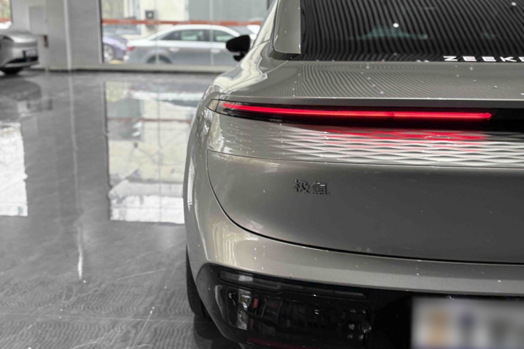 极氪 极氪007 2025 汽车图片 #8