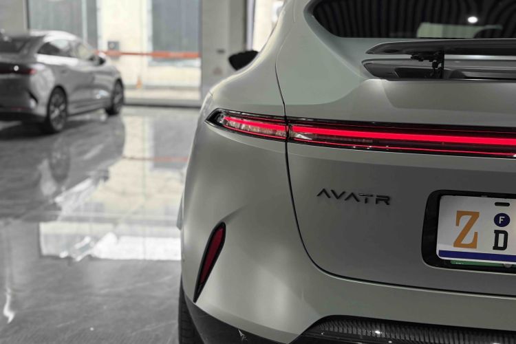 Avatr 11 2023 car image #8