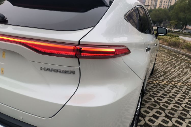 Toyota Harrier 2023 immagine di auto #8