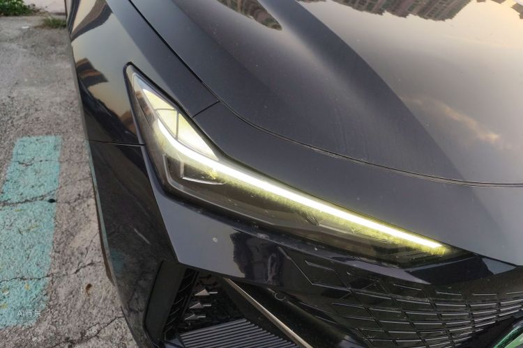 Changan UNI-V iDD 2023 imagem de carro #8