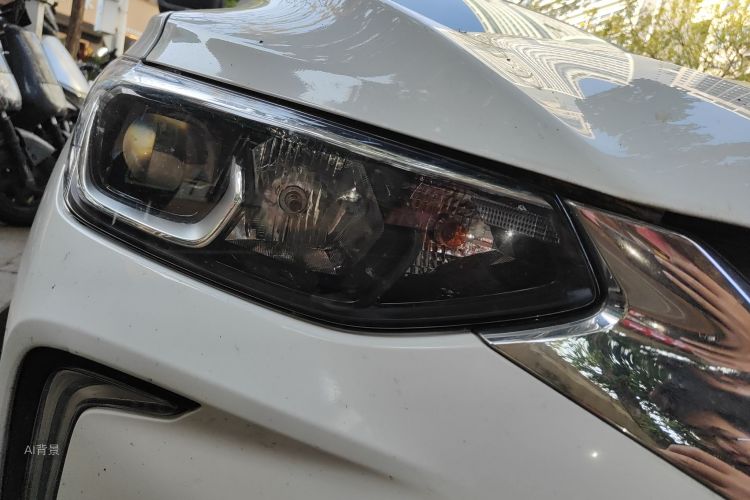 Chevrolet Tracker 2020 imagen de coche #8