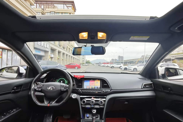 Hyundai Elantra AD 2020 immagine di auto #8