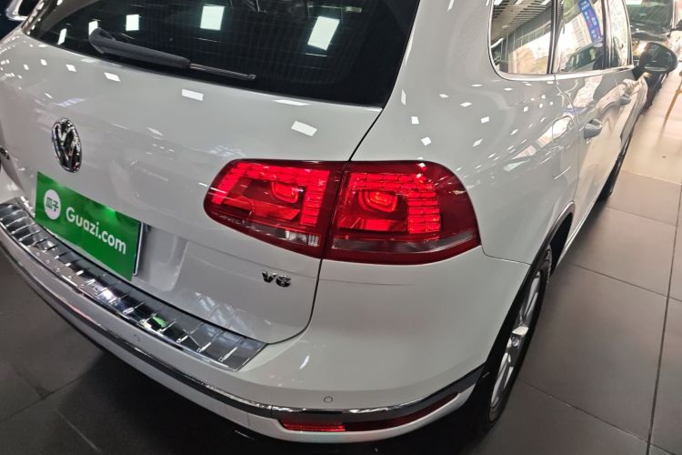 Volkswagen Touareg 2016 car image #8