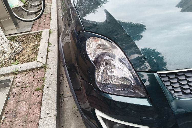 Suzuki Swift 2017 car image #8